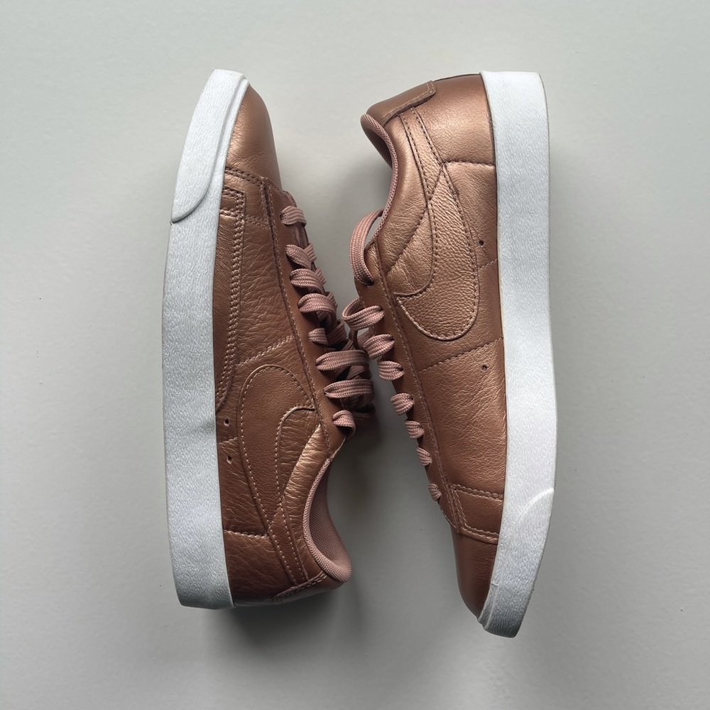 NIKE LOW BLAZER